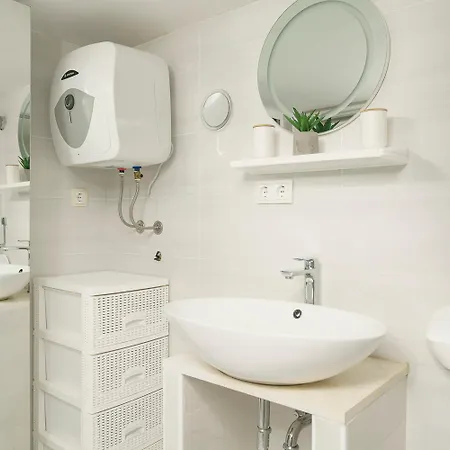 Studio Apartman Vodice شقة *